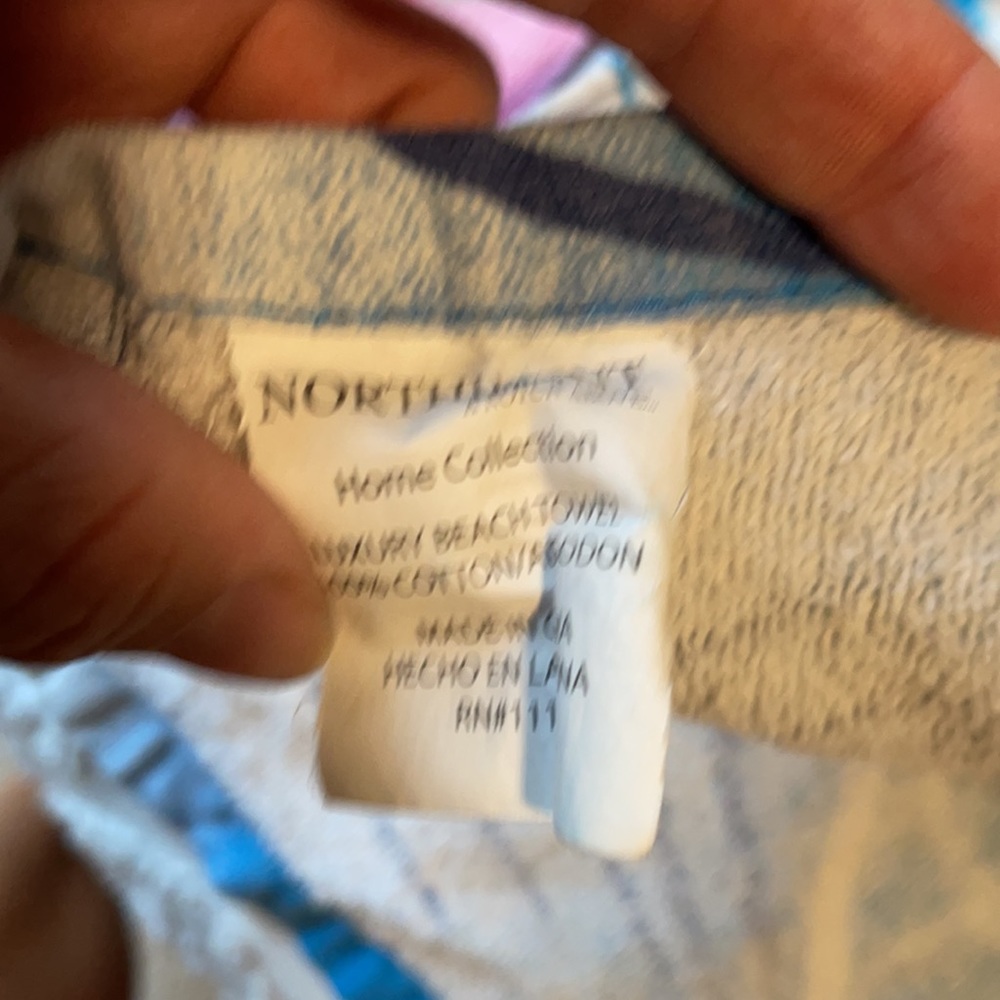 Kids hooded wearable beach towels! - Picture 11 of 13